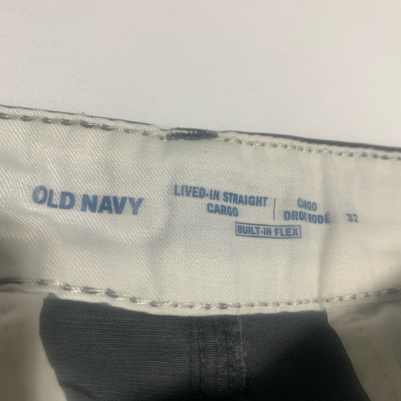 Old Navy Lived-In Straight Built-In Flex Cargo Shorts Men's 32 Grey - Picture 8 of 8
